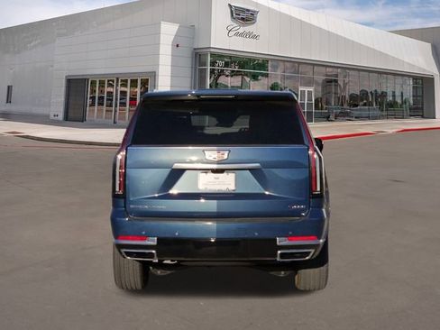 Used 2025 Cadillac Escalade Premium Luxury w/ Touring Package image 6