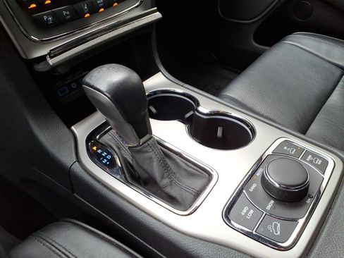 Used 2018 Jeep Grand Cherokee High Altitude AWD/4WD image 11