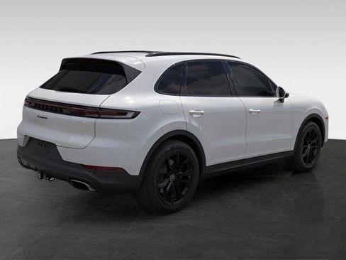 Used 2024 Porsche Cayenne image 9