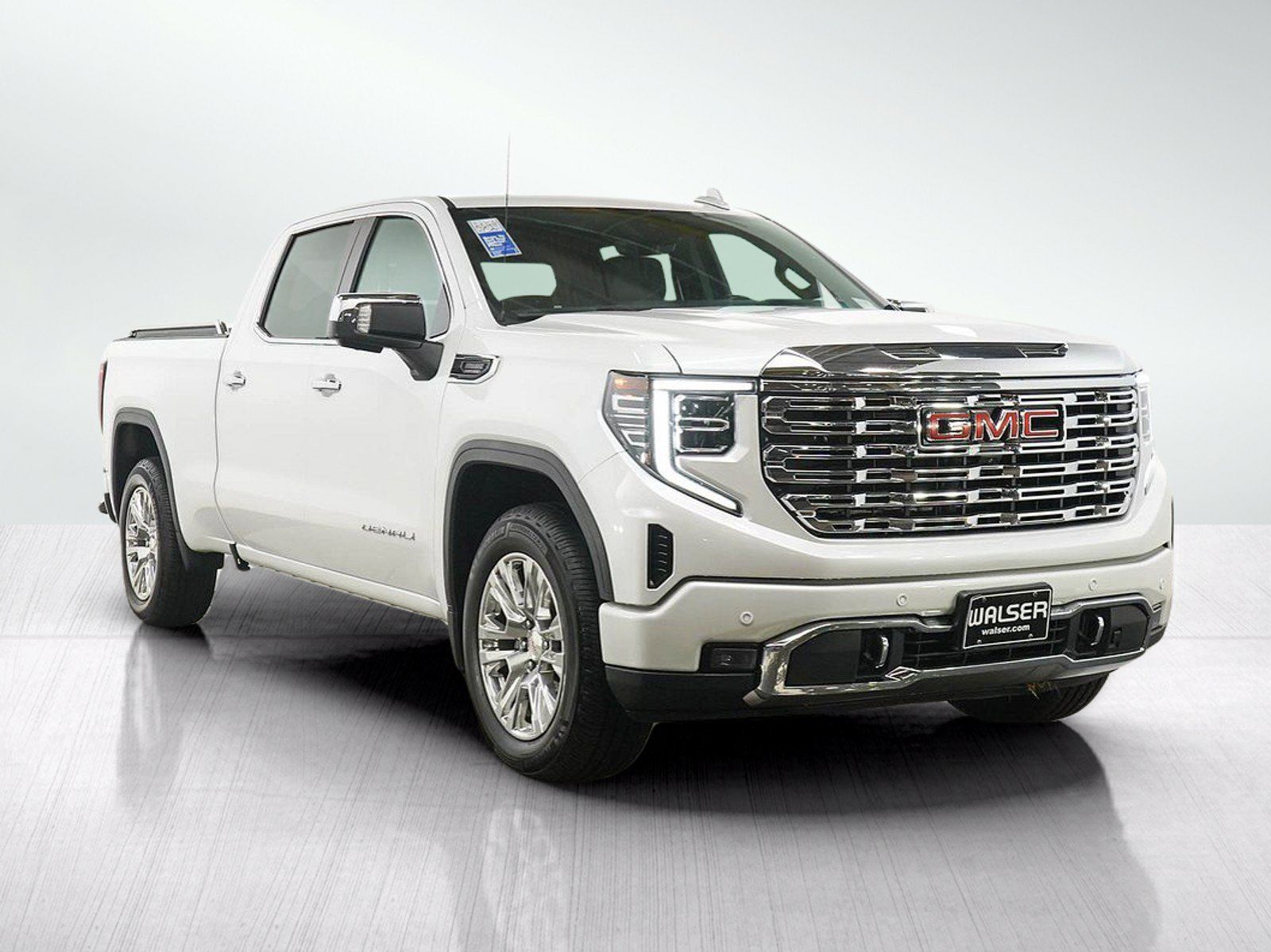Used 2023 GMC Sierra 1500 Denali w/ Technology Package AWD/4WD image 7