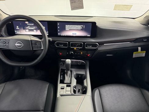 Used 2026 Nissan Sentra SR w/ SR Premium Package FWD image 18