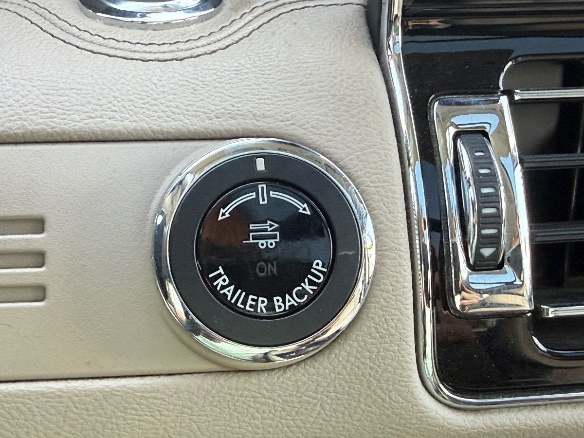 Used 2022 Lincoln Navigator Reserve AWD/4WD image 37