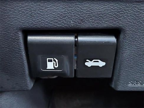 Used 2024 Nissan Kicks SV image 24