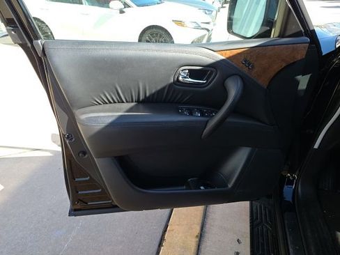 Used 2023 Nissan Armada SL w/ Captain's Chairs Package image 11