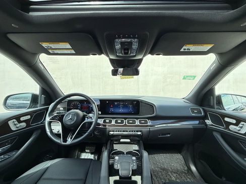 Used 2025 Mercedes-Benz GLE 450e 4MATIC image 6