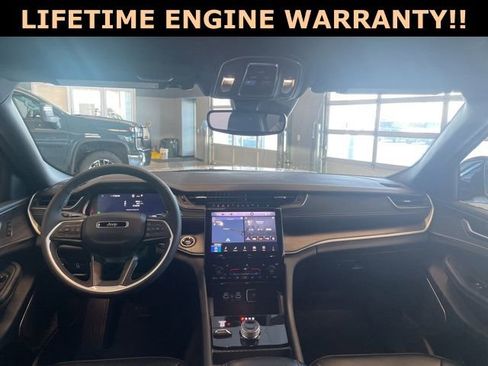 Used 2024 Jeep Grand Cherokee Limited image 27