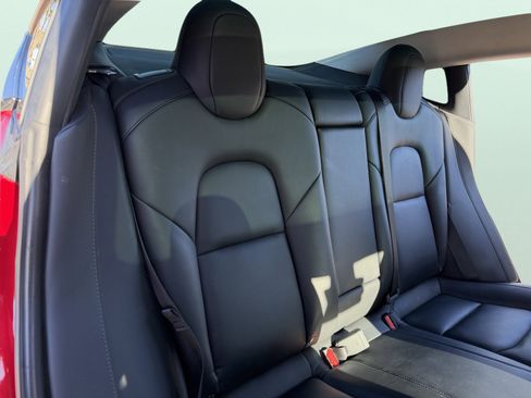Used 2019 Tesla Model 3 Standard Range Plus image 27