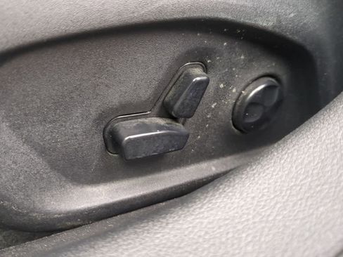 Used 2018 Jeep Compass Limited w/ Navigation Group image 16