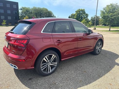 Used 2020 Audi Q5 e Prestige w/ Prestige Package AWD/4WD image 4