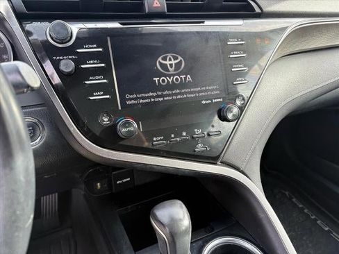 Used 2019 Toyota Camry XSE image 7