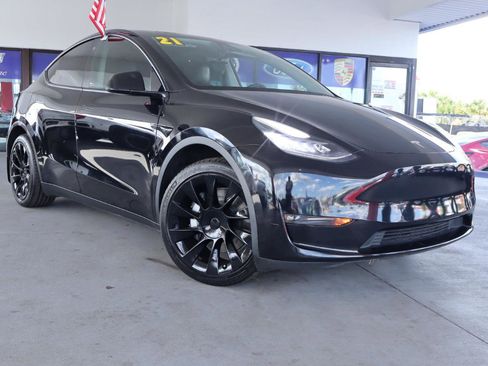 Used 2021 Tesla Model Y Long Range AWD/4WD image 3