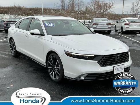 Used 2025 Honda Accord Touring image 1