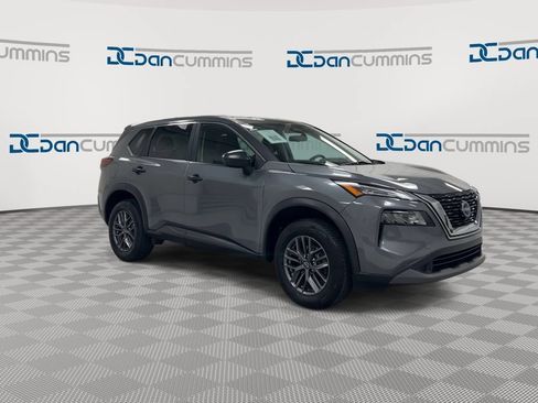 Used 2023 Nissan Rogue S FWD image 2