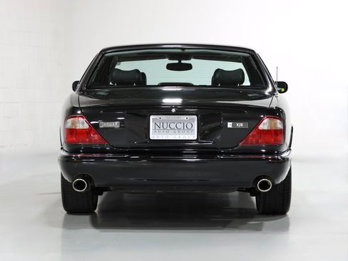Used 1998 Jaguar XJ8 RWD image 22
