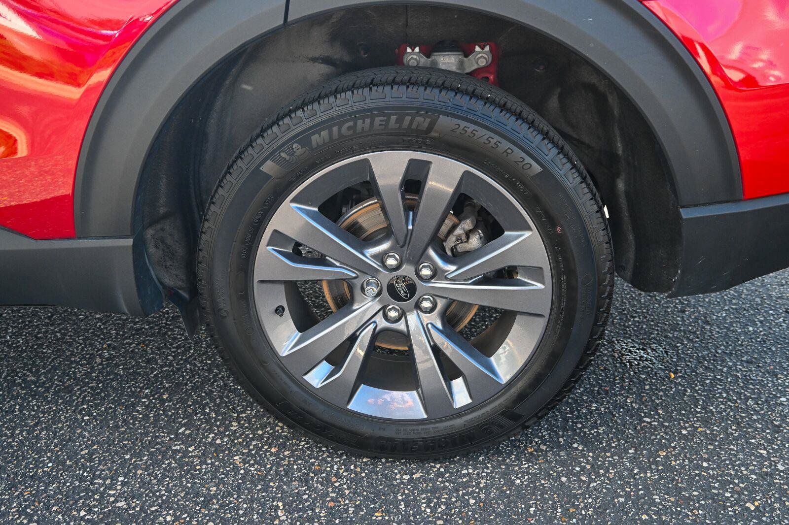 Certified 2024 Ford Explorer XLT AWD/4WD image 13