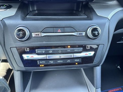 Certified 2020 Ford Explorer XLT image 20