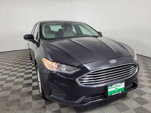 Used 2019 Ford Fusion SE FWD image 14