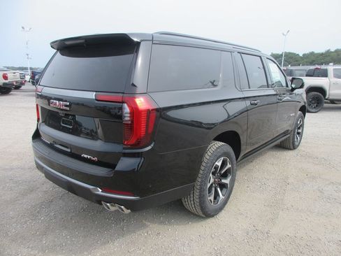 New 2026 GMC Yukon XL AT4 w/ AT4 Premium Package AWD/4WD image 4