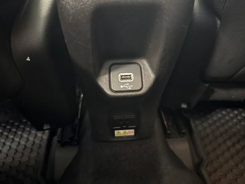 Used 2022 Jeep Renegade Limited w/ Sun, Sound & Wheels Group AWD/4WD image 13