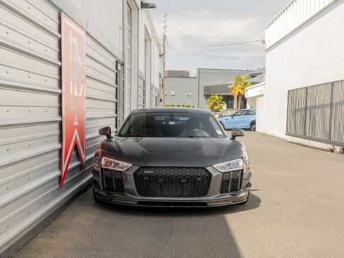 Used 2017 Audi R8 V10 plus AWD/4WD image 32