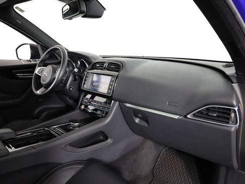 Used 2018 Jaguar F-PACE Prestige AWD/4WD image 24