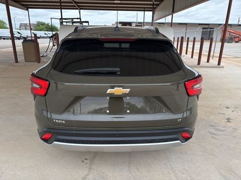 Used 2024 Chevrolet Trax LT w/ Driver Confidence Package FWD image 7