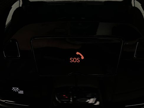 Certified 2024 BMW 530i xDrive w/ Convenience Package image 27