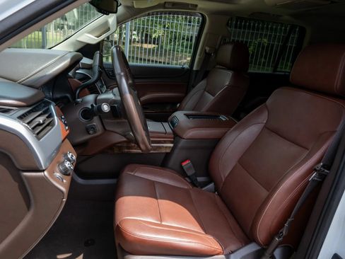 Used 2020 Chevrolet Tahoe Premier AWD/4WD image 11