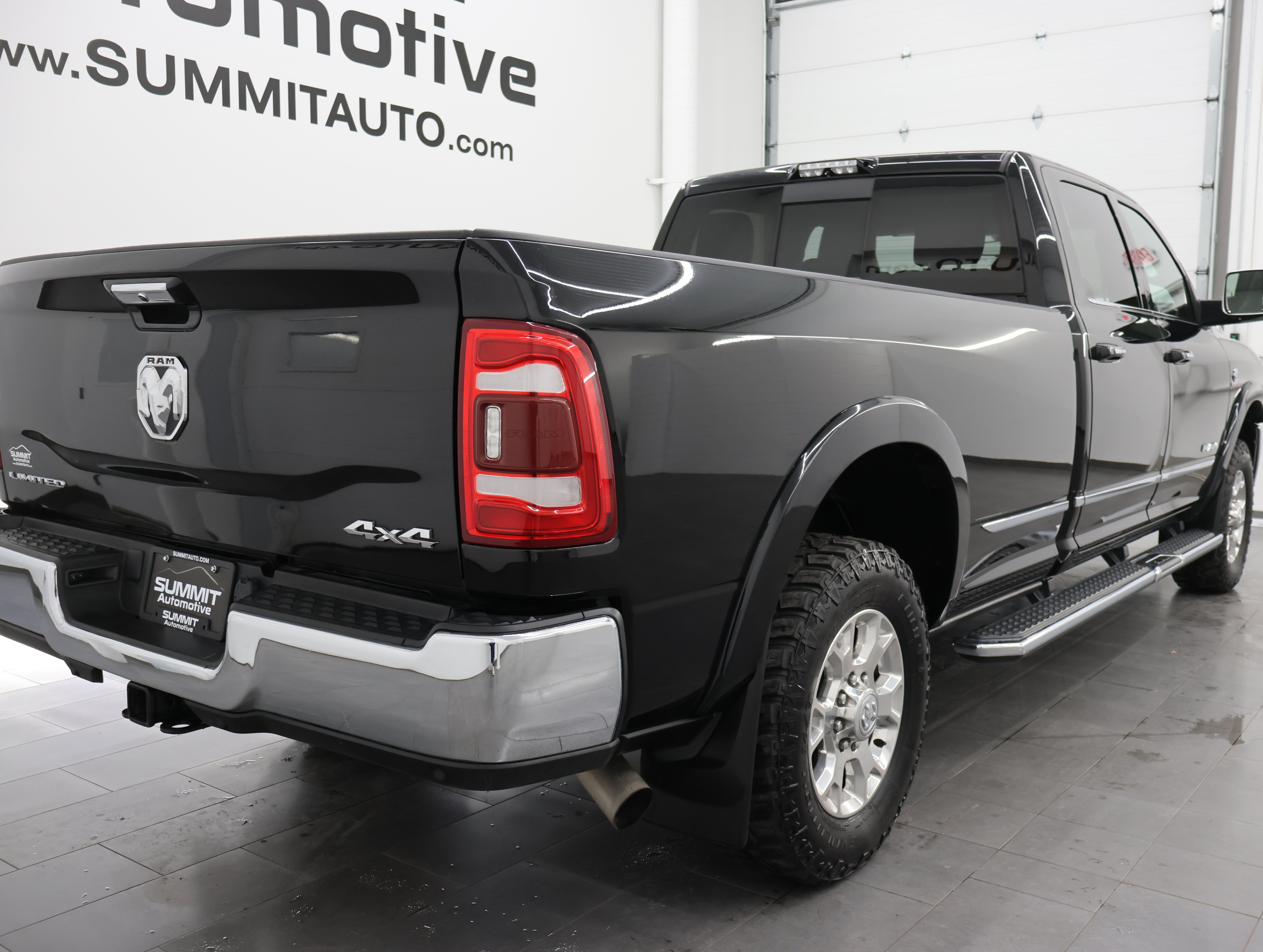 Used 2021 RAM 3500 Limited AWD/4WD image 3