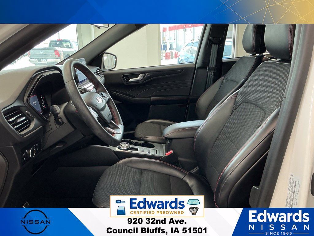 Used 2024 Ford Escape ST-Line w/ Equipment Group 301A FWD image 25