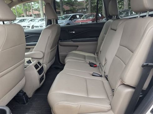 Used 2017 Honda Pilot Touring image 22