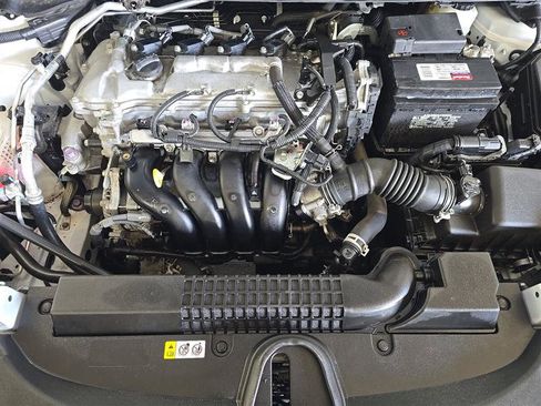 Used 2022 Toyota Corolla LE FWD image 13