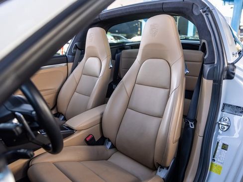 Used 2018 Porsche 911 Targa 4S image 41