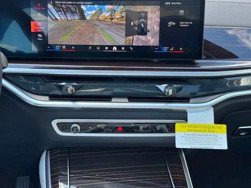 Used 2025 BMW X5 xDrive50e w/ Premium Package image 21