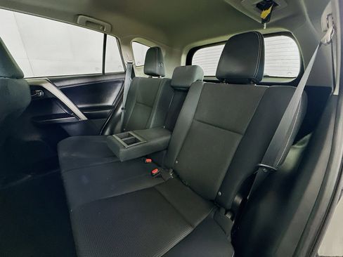 Used 2018 Toyota RAV4 XLE image 27