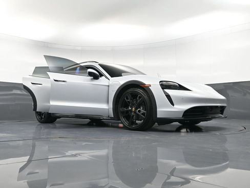 Certified 2024 Porsche Taycan 4 Cross Turismo AWD/4WD image 39