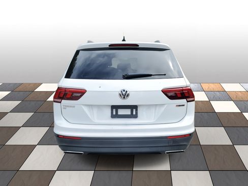 Used 2019 Volkswagen Tiguan SE w/ Panoramic Sunroof Package image 5