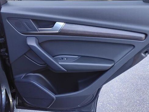 Certified 2024 Audi Q5 e Premium image 22