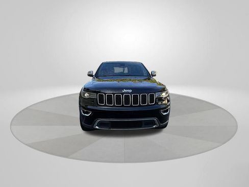 Used 2017 Jeep Grand Cherokee Limited w/ Luxury Group II image 2