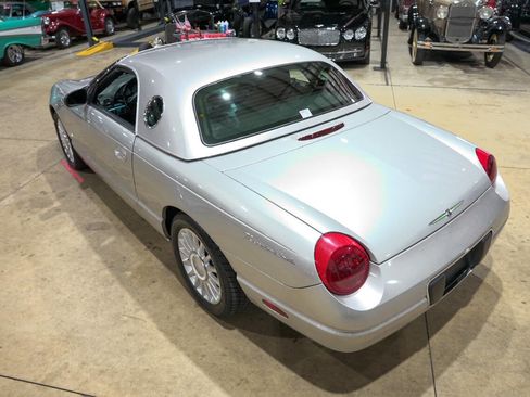Used 2004 Ford Thunderbird Deluxe image 39
