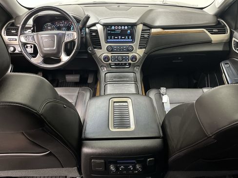 Certified 2019 GMC Yukon Denali w/ Denali Ultimate Package AWD/4WD image 4