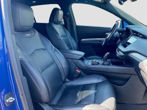 Used 2022 Cadillac XT4 Premium Luxury w/ Safety Alert Package FWD image 26