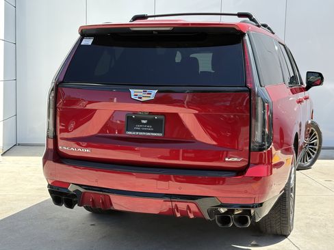 Used 2024 Cadillac Escalade ESV V AWD/4WD image 6