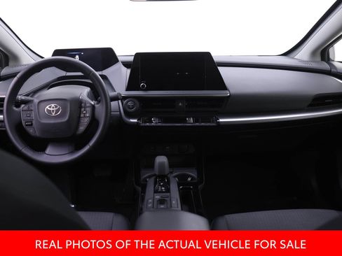 Certified 2025 Toyota Prius LE FWD image 5