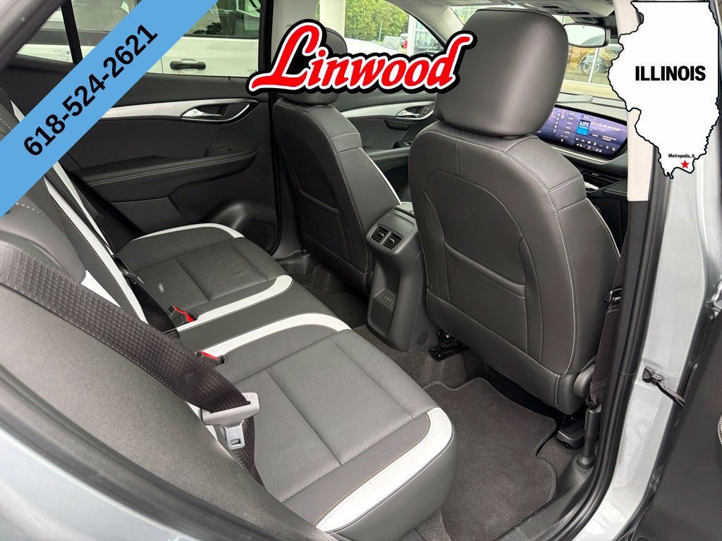 Used 2025 Buick Envision Sport Touring AWD/4WD image 10