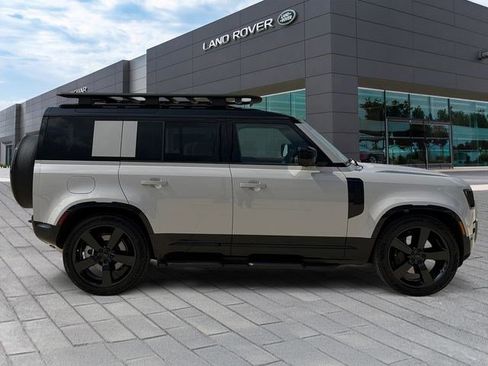 Used 2026 Land Rover Defender 110 X-Dynamic SE AWD/4WD image 6