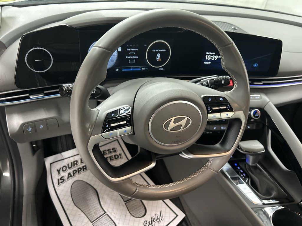 Used 2024 Hyundai Elantra SEL w/ Convenience Package FWD image 4
