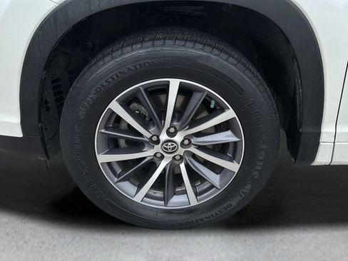 Used 2018 Toyota Highlander XLE FWD image 10