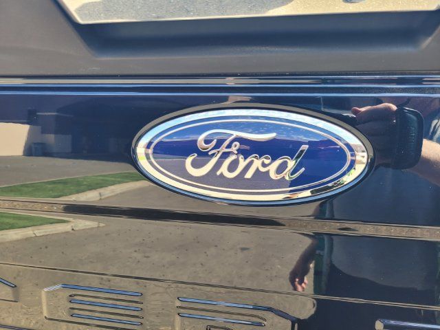 Used 2022 Ford F350 XLT w/ XLT Premium Package AWD/4WD image 7