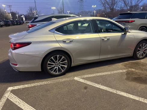 Used 2019 Lexus ES 350 image 22